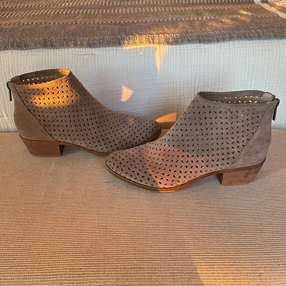 Lucky Brand Suede/Leather Cut Out Design Booties Women’s Size 8